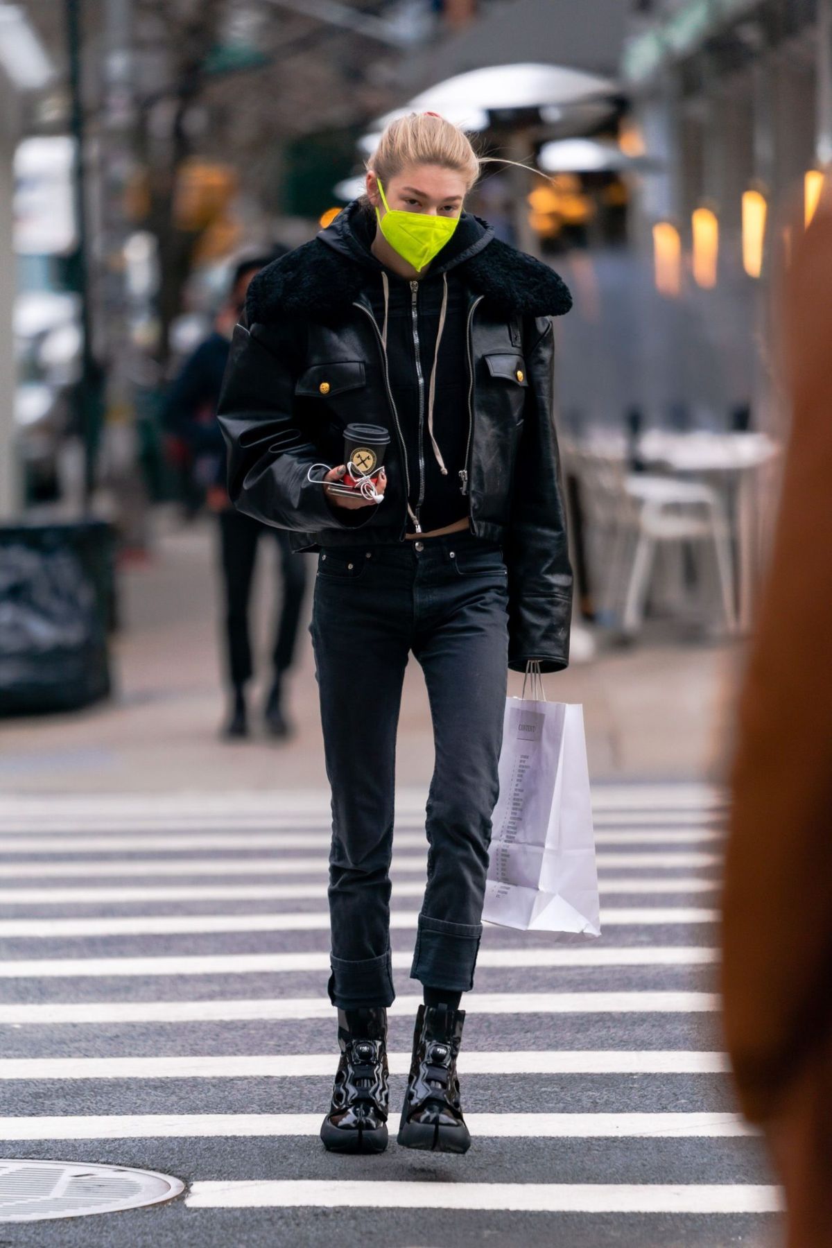 Hunter Schafer je nosil podpisno barvno kombinacijo Billie Eilish