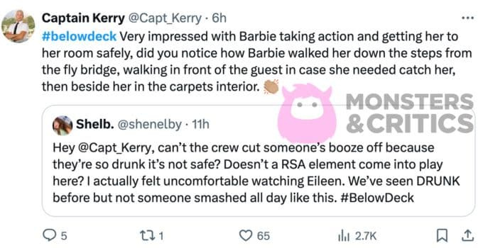   Il Capitano Kerry regala oggetti di scena a Barbie