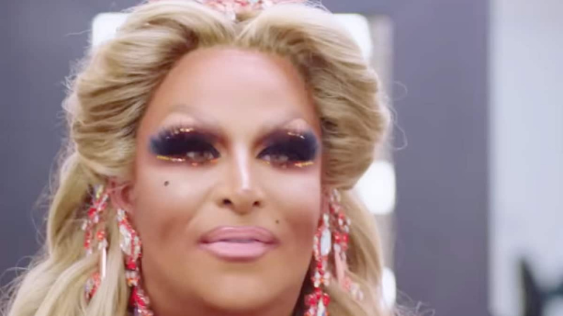 Roxxxy Andrews 重返鲁保罗's Drag Race.