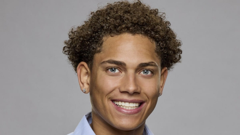 Fotos de maiô do elenco do Big Brother 26 divulgadas