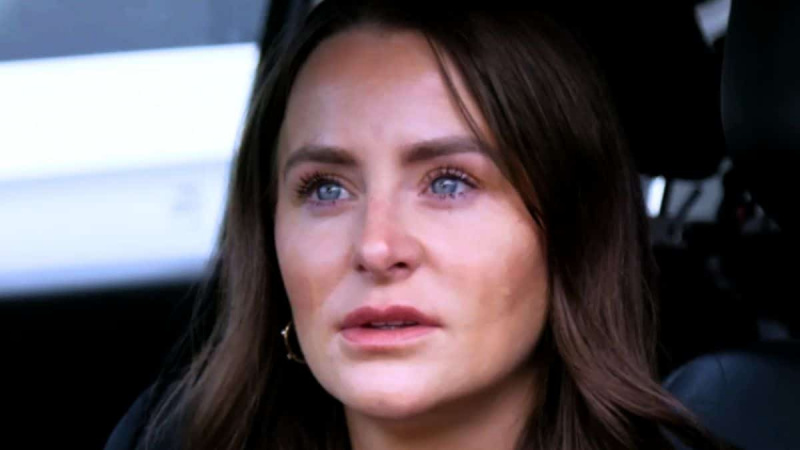   Filmes Leah Messer em seu carro durante a segunda temporada de Teen Mom: o próximo capítulo