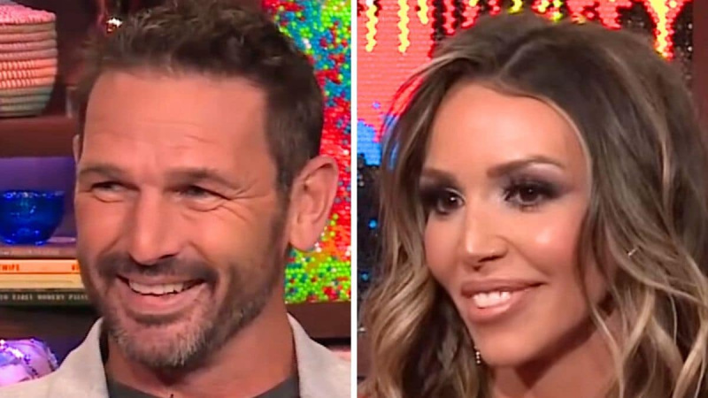   Jason Chamber kapitány és Scheana Shay a WWHL-n