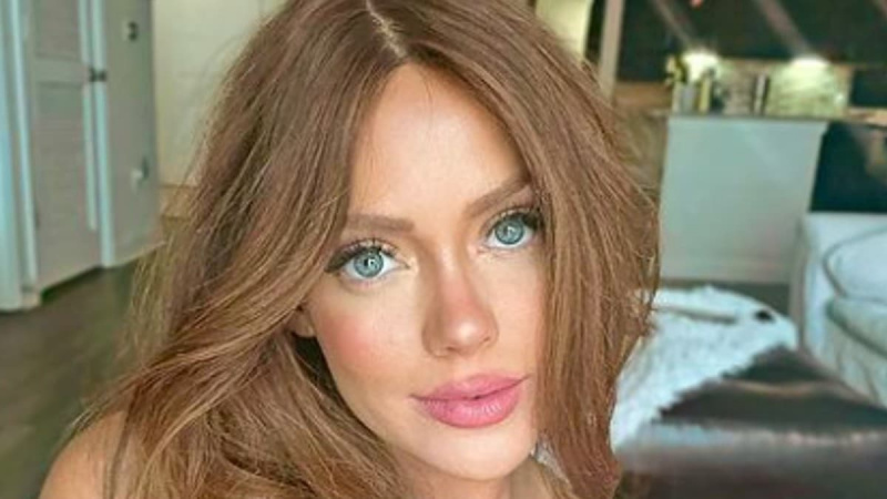 Selfie Kathryn Dennis