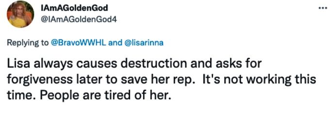 Потребителят на Twitter удря звездата на RHOBH Лиза Рина