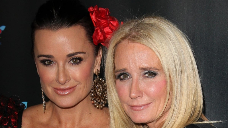  Kyle Richards e Kim Richards na Care Foundation's 2nd Annual Halloween Benefit Event, 2012