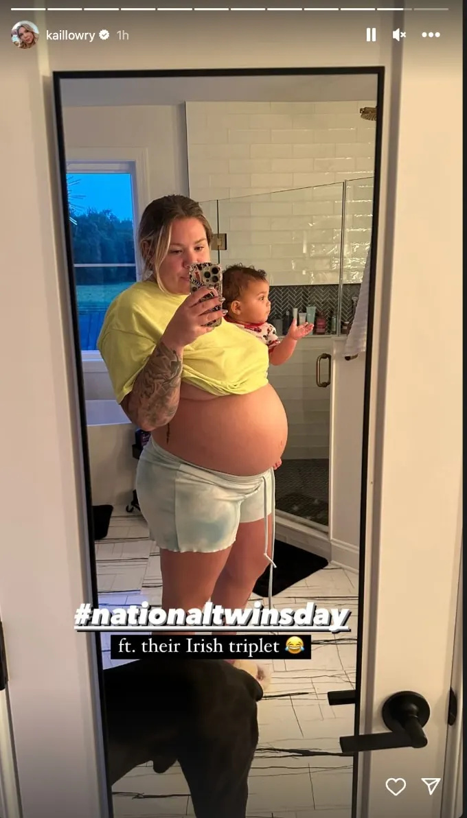  Kailyn Lowry hält Rio und zeigt ihren Babybauch