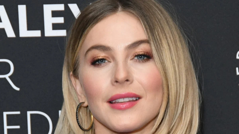 Julianne Hough revela por qual celebridade ela está ‘torcendo’ para se juntar ao elenco de DWTS