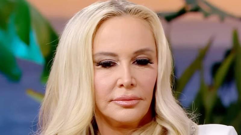 Le riprese del RHOC riprendono per catturare la rivelazione post-riunione sulla notte dell'arresto per guida in stato di ebbrezza di Shannon Beador
