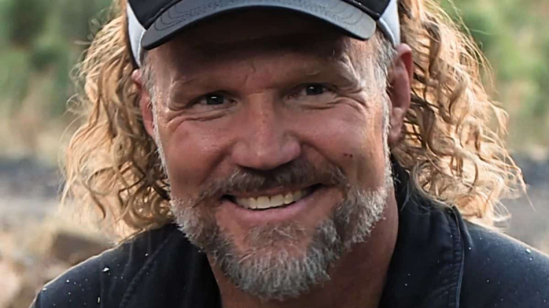   Kody Brown filmt während der 18. Staffel von Sister Wives eine Outdoor-Szene
