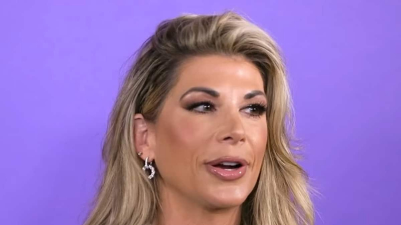 RHOC 的 Alexis Bellino 分享了 John Janssen “非常浪漫”求婚的细节