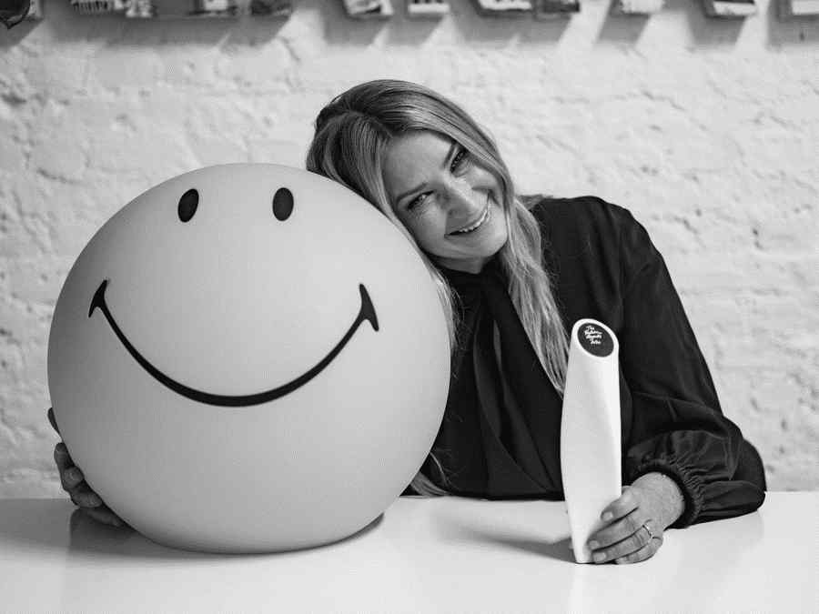 A imagem pode conter comida e ovo da pessoa humana Anya Hindmarch