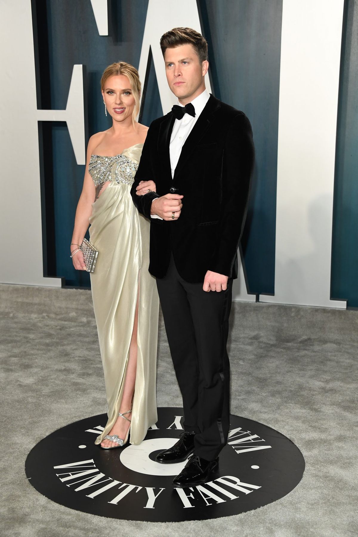 Colin Jost wilde niet dat Scarlett Johansson Black Widow zou verwennen en dat is ware liefde