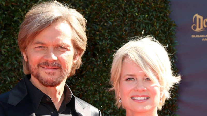   Stephen Nichols e Mary Beth Evans no tapete vermelho