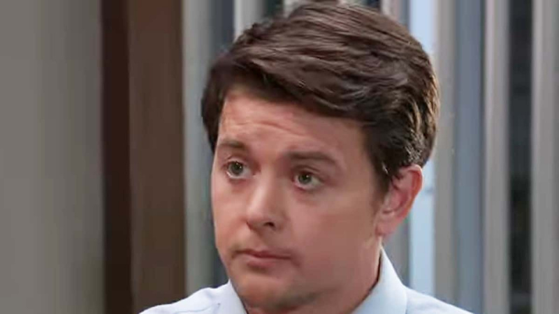  Chad Duell como Michael en el Hospital General