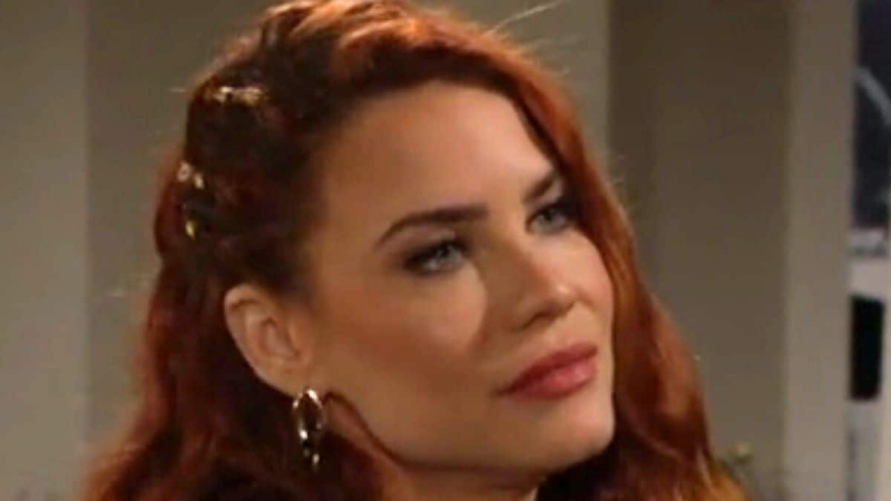 La star di Young and the Restless Courtney Hope spegne la voce 'deplorevole'