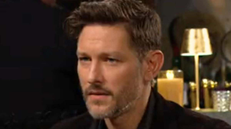   Michael Graziadei nel ruolo di Daniel in Y&R