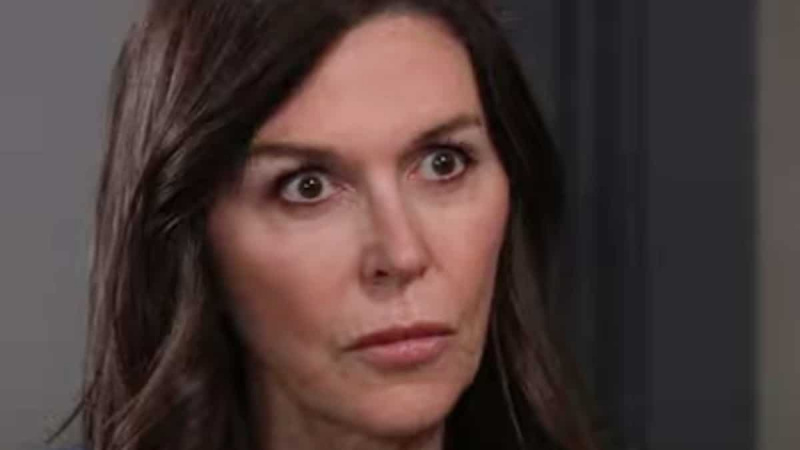  Finola Hughes de Anna no Hospital Geral