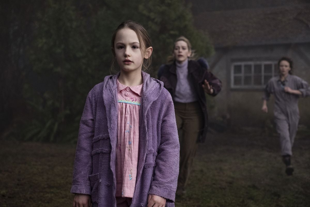 the haunting of bly manor l to r amelie bea smith as flora, victoria pedretti as dani, and amelia eve as jamie in episode, 206 of the haunting of bly manor cr eike schroternetflix 2020