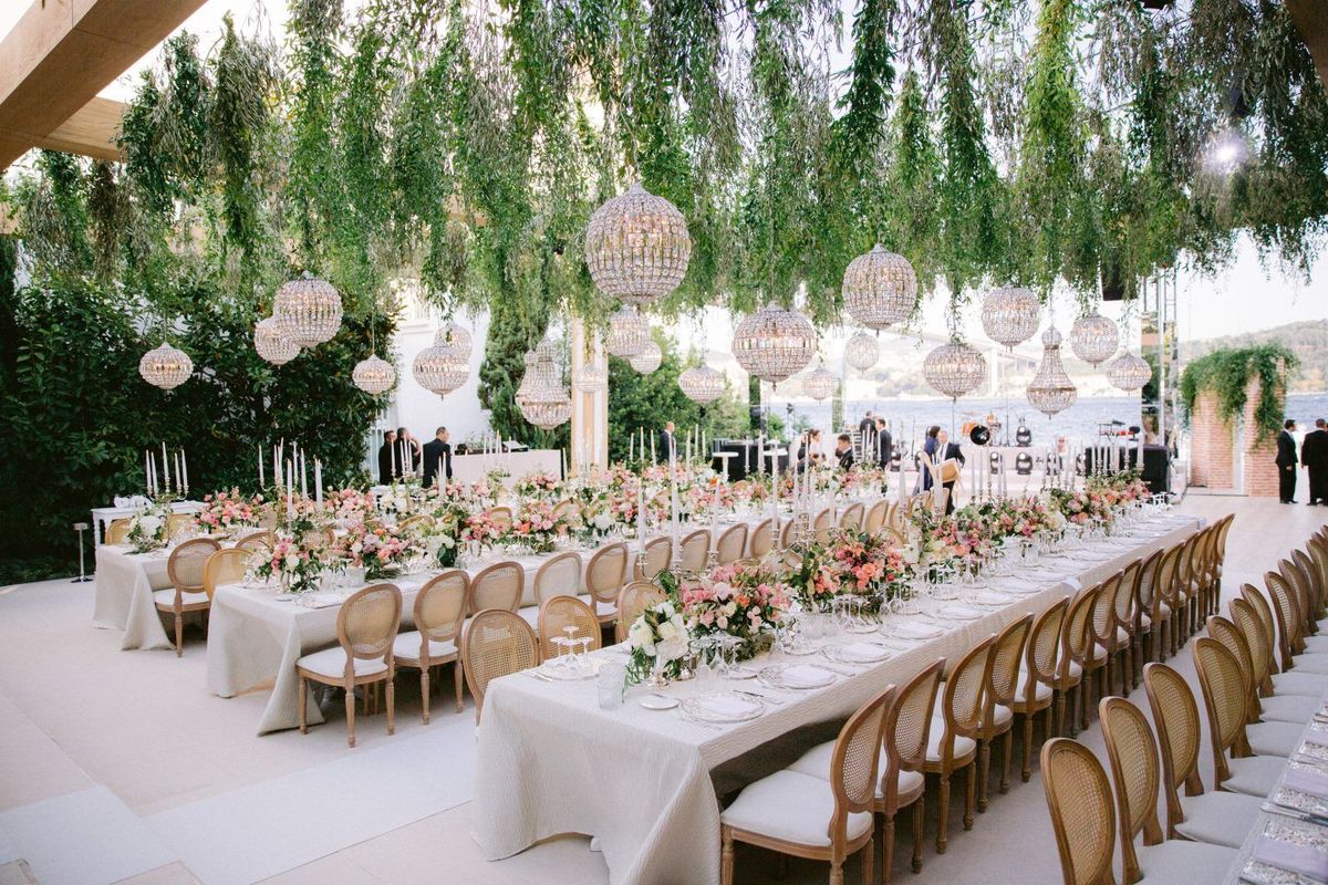 Dekoracja, bankiet weselny, sala bankietowa, przyjęcie weselne, restauracja, bankiet, krzesło Chiavari, ceremonia, stół, kolacja próbna,