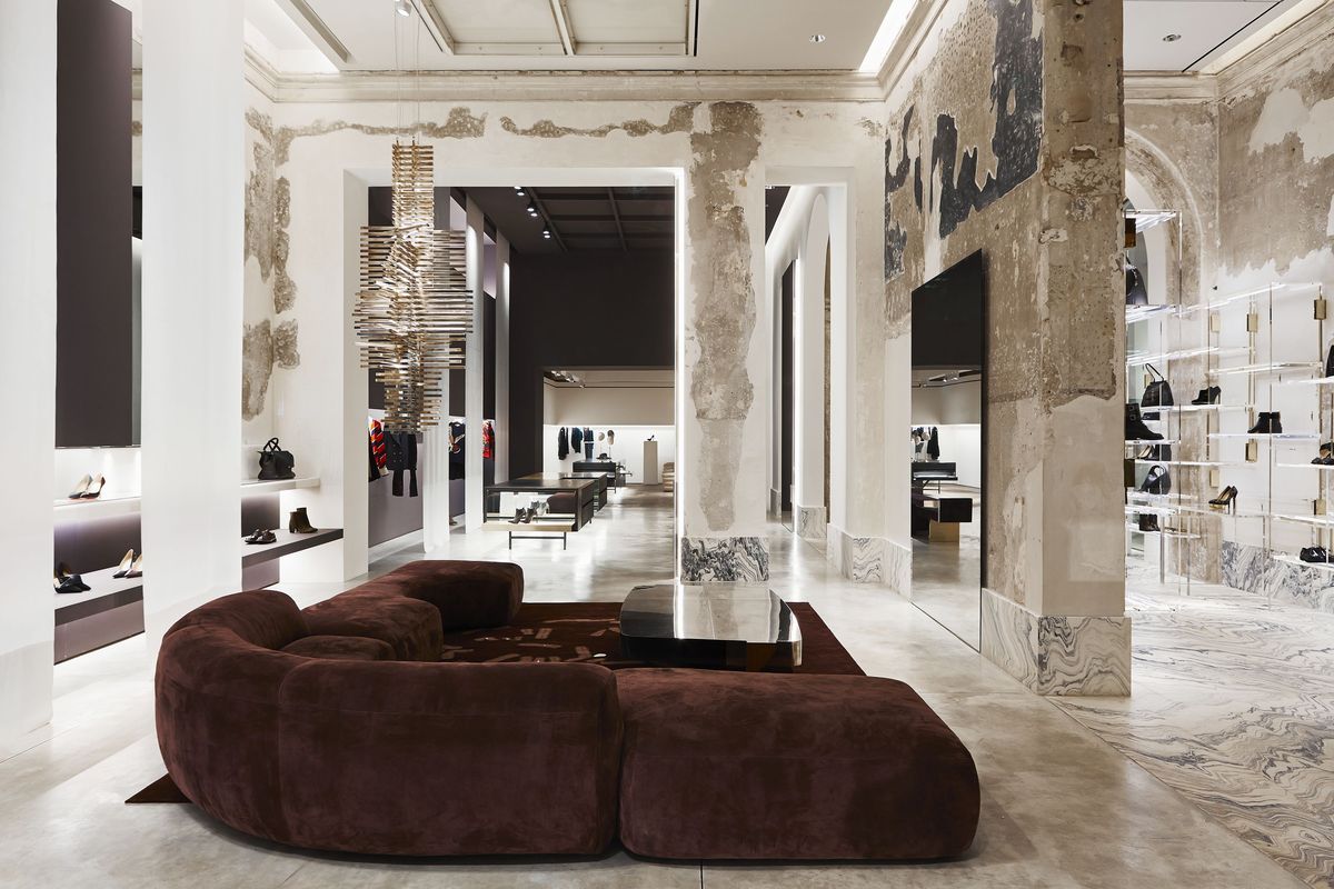 Sala de estar, Design de interiores, Móveis, Quarto, Propriedade, Átrio, Edifício, Sofá, Arquitetura, Andar,