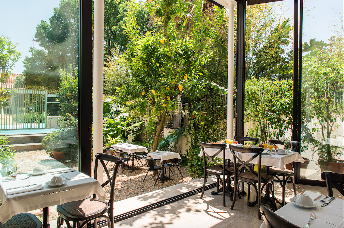 Eigentum, Restaurant, Immobilien, Zimmer, Gebäude, Haus, Innenarchitektur, Patio, Haus, Baum,