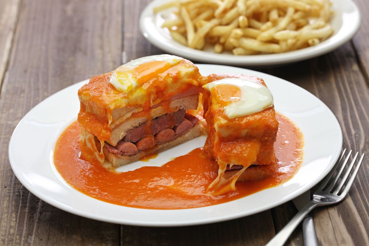 Gericht, Essen, Küche, Zutaten, Francesinha, Torta ahogada, Junk Food, Produzieren, Grundnahrungsmittel, Fast Food,