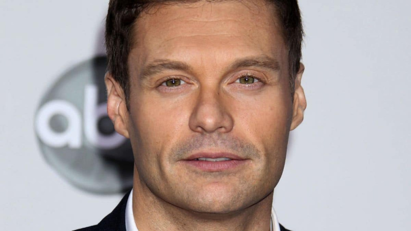Ryan Seacrest en el 40º aniversario de los American Music Awards celebrados en el Nokia Theatre L.A. Live