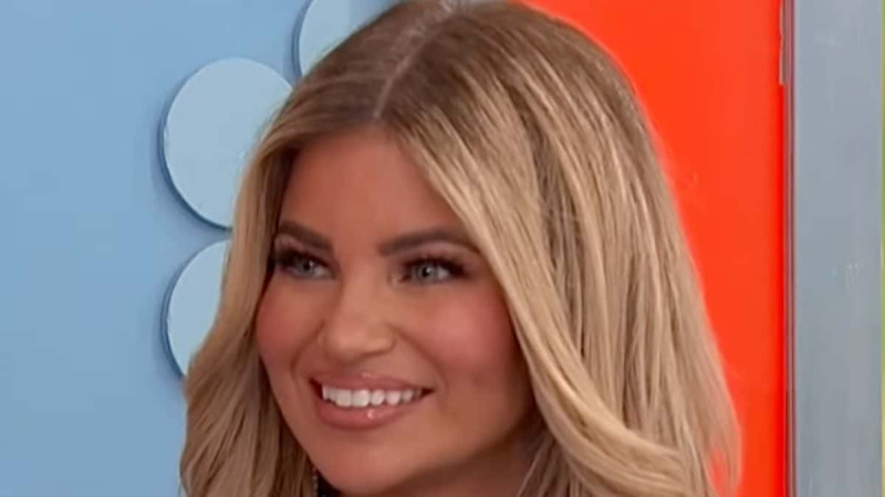 Моделът на The Price Is Right Амбър Ланкастър се завръща с изненадващо осъзнаване на кариерата си