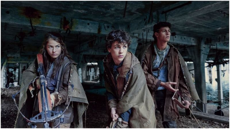 Henriette Confurius Livinä, David Ali Rashed Eljana ja Emilio Sakraya Kianona, kuten Netflixissä