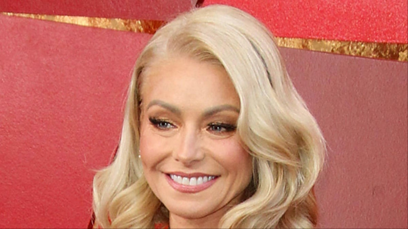   Kelly Ripa na dogodku na rdeči preprogi