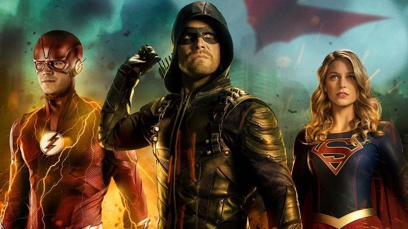 The CW anuncia calendario de otoño, parejas de Arrow y The Flash, Batwoman y Supergirl