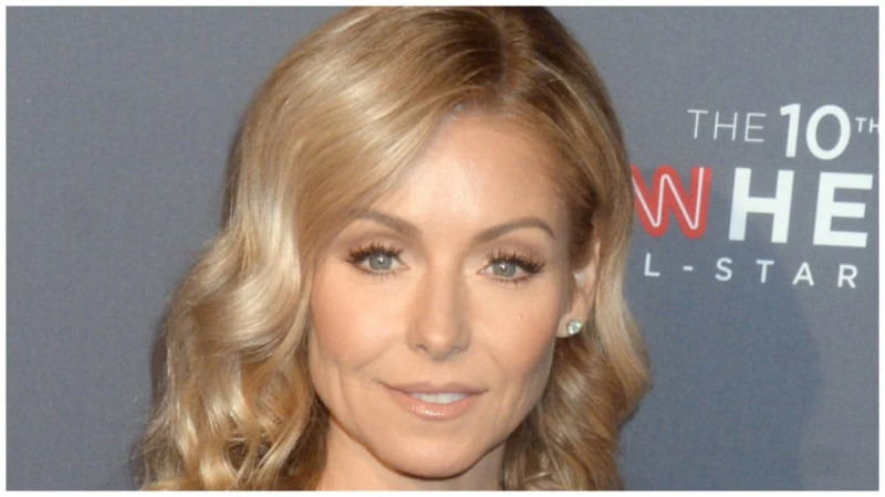 Die Fans von Kelly Ripa machen sich Sorgen um ihre Gesundheit, nachdem sie das neueste Bild mit Mark Consuelos gesehen haben