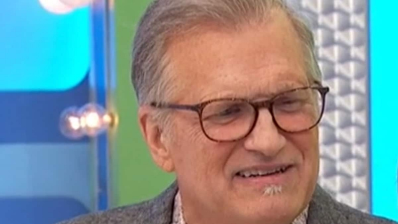 O concorrente do Price Is Right desliza no palco depois de vencer 'um dos jogos mais difíceis' do programa