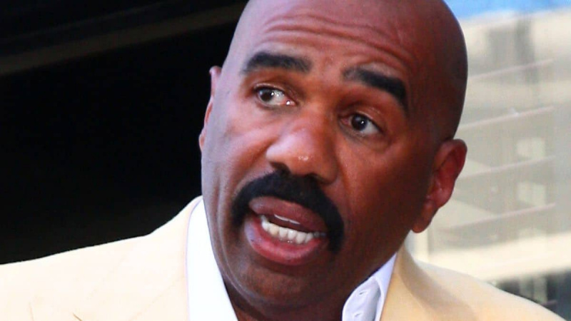 Steve Harvey bringt den Pfarrer wegen kontroverser Antwort auf die Familienfehde in Aufruhr: „Lassen Sie mich kurz mit Ihnen reden“