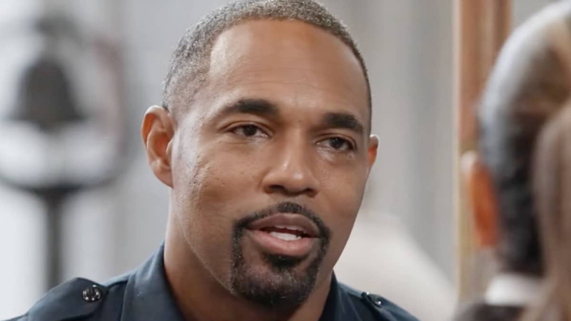 Jason George na stanici 19.