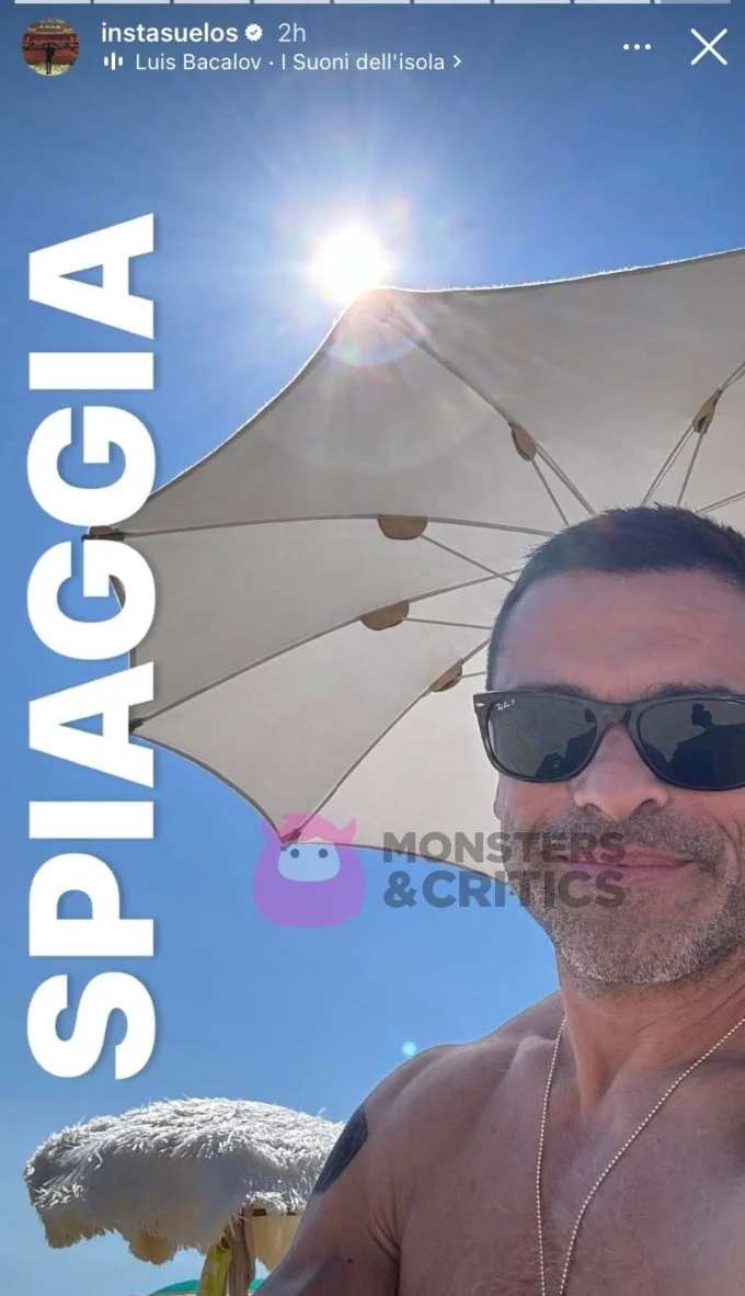 Mark Consuelos na plaži