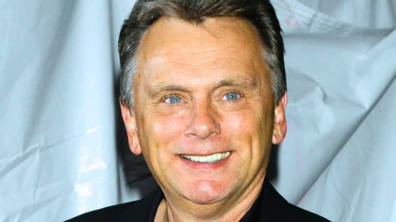 Fans des Glücksrads flehen Pat Sajak an, aus dem Ruhestand zu kommen, als er zum Set zurückkehrt: „Hätte nie gehen sollen“