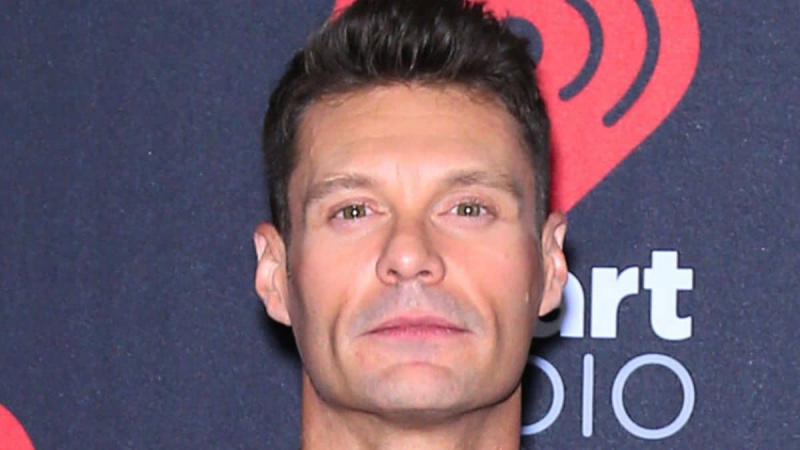 Ryan Seacrest je 'šop živcev' pred prvencem Wheel of Fortune: 'Odgriznil je več, kot lahko prežveči'