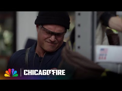  Severide i 51 Spašavanje žene priklještene viljuškarom | Chicago Fire | NBC