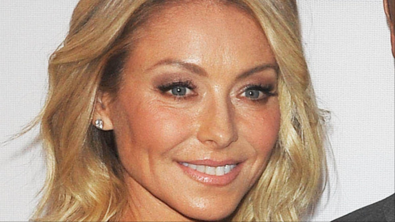 Kelly Ripa ad un evento casuale.