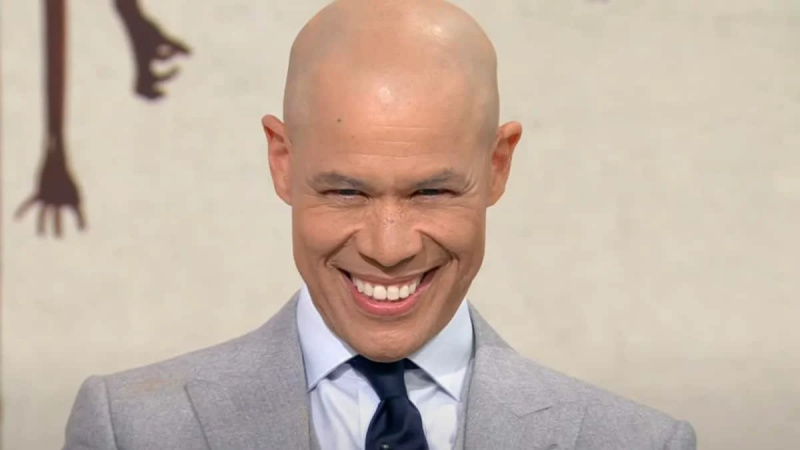   Vladimir Duthiers rosto fotografado na entrevista CBS Mornings Smile 2