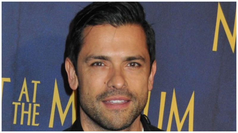   Mark Consuelos em um evento aleatório