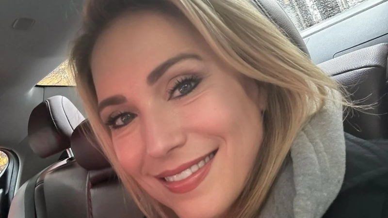   selfie com foto de rosto de Amy Robach em 23 de março, foto do Instagram