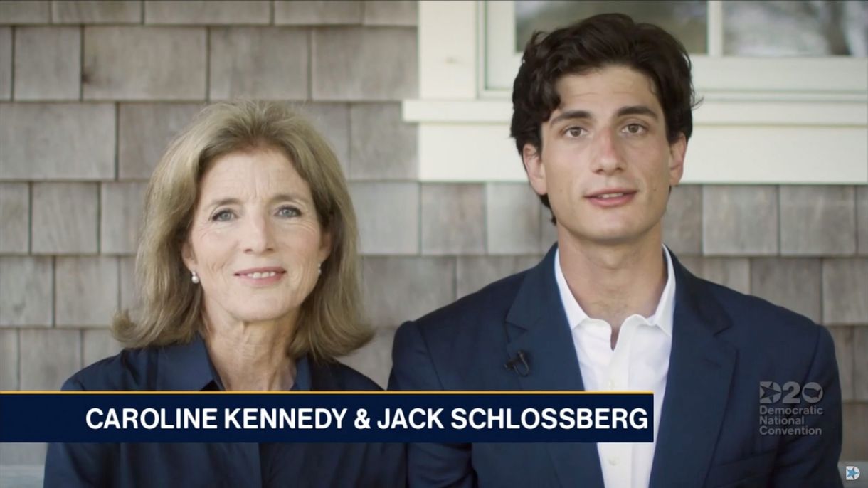 JFK-ov edini vnuk Jack Schlossberg vas bo prisilil v dvojno odločitev