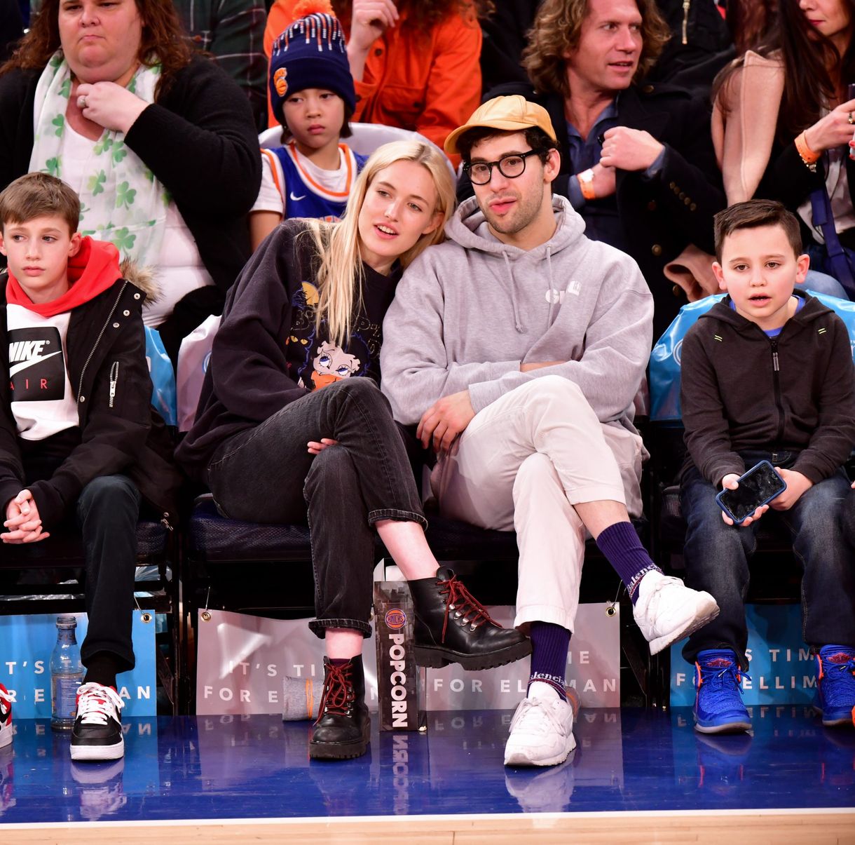 Znane osebnosti se udeležijo igre New York Knicks vs Charlotte Hornets Game