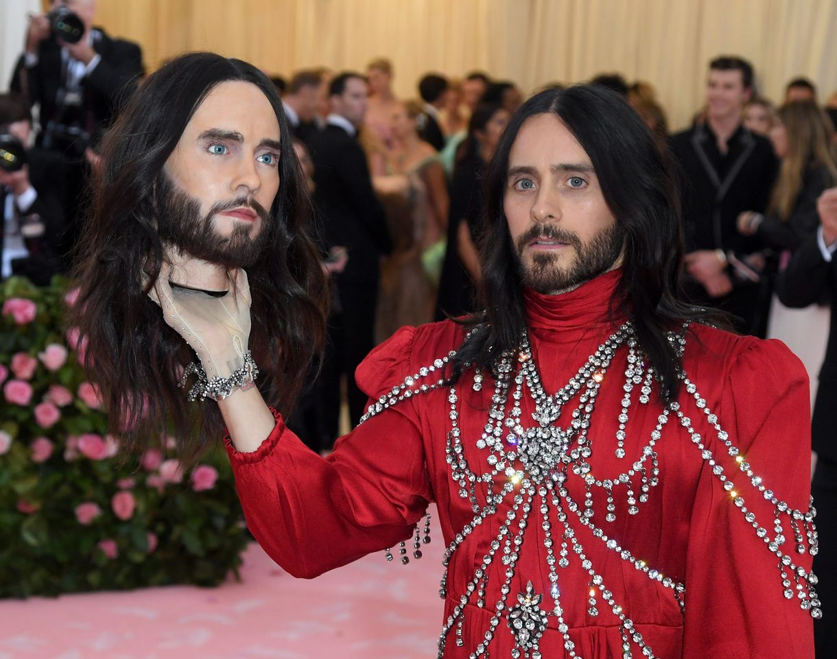 Jared Leto verlor seine Met Gala Head Clutch