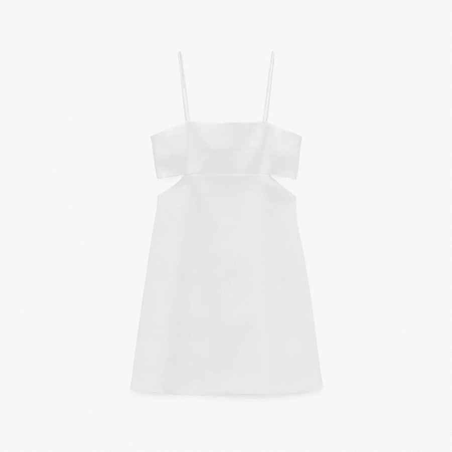 A imagem pode conter: Roupas, Vestido, Vestuário, Vestido de noite, Vestido, Robe, Moda, Vestido de Noiva e Casamento