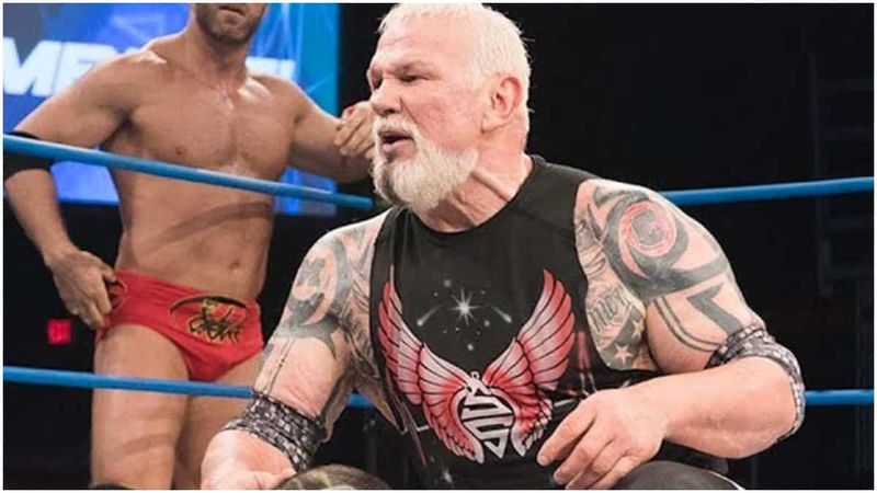 La leyenda de la WWE Scott Steiner colapsa en las grabaciones de Impact Wrestling y se somete a un procedimiento cardíaco hoy