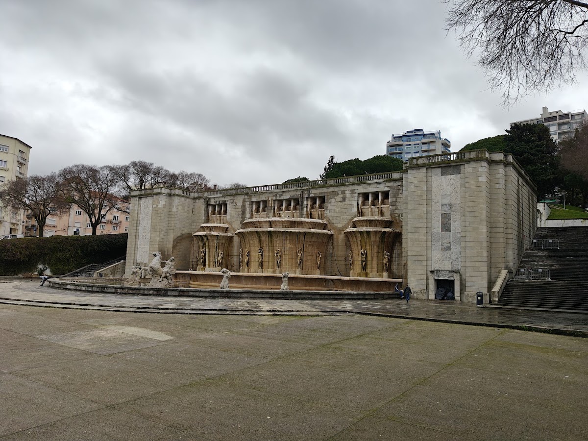 Monumento Almada Negreiros - Alma Moderna foto 3